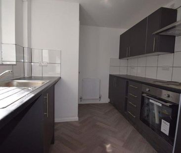 3 bedroom terraced house to rent - Photo 6