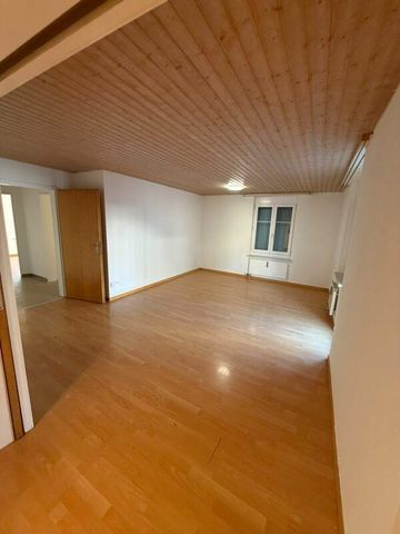 Grosse 4.5 Zimmerwohnung - Photo 2
