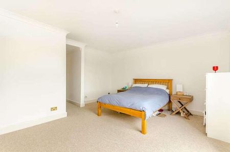 St Katharines Way, Wapping, E1W - Photo 3