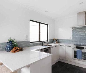 Move to Maunganui Road in time for Christmas - Photo 1