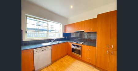 Stylish Lifestyle Destination - Photo 4