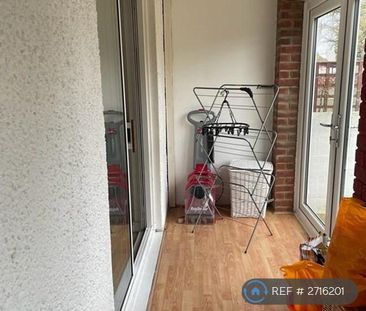 3 bedroom end of terrace house to rent - Photo 6