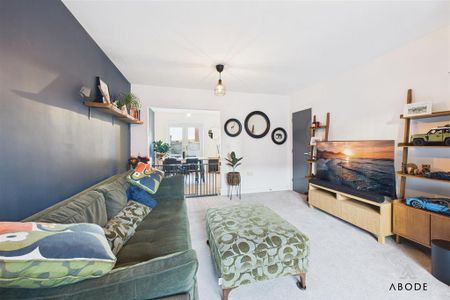 3 bedroom semi-detached house to rent - Photo 2