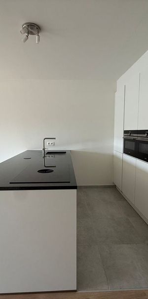 Appartement te huur in Brasschaat voor € 1.100 met 2 slaapkamers - foto 1