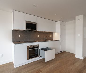 150 The Donway West - Photo 6