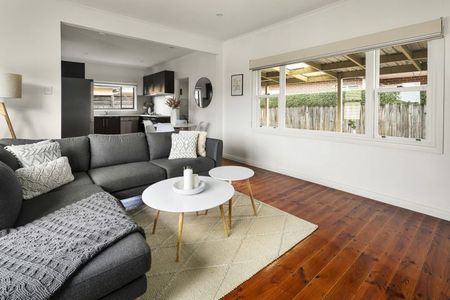 2 Selola Court, FAWKNER - Photo 3