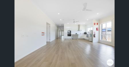 For Lease: Stunning Family Home in Beaconsfield - Photo 4