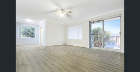 Light-Filled, Renovated 2-Bed Apartment - Photo 2