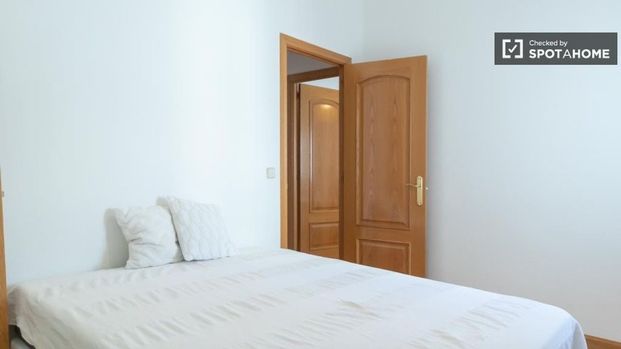 3 room luxury Flat for rent in Madrid, Spain - Photo 1