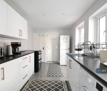 1 bedroom in a house share to rent - Photo 5