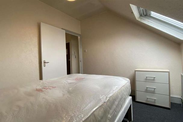 3 bedroom flat to rent - Photo 1