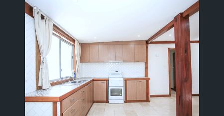 Private Two-Bedroom Self-Contained Villa/Granny Flat - Photo 4