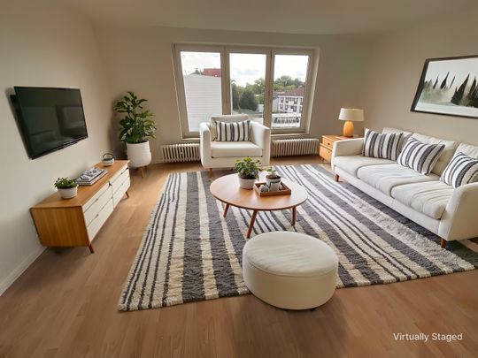 Teilmodernisierte 2-ZKB-Wohnung mit Einbauküche direkt in der Gökerstraße zu vermieten! - Photo 1