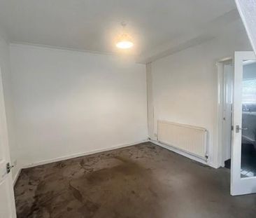 2 bedroom semi-detached house to rent - Photo 2