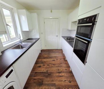 2 bedroom semi-detached house to rent - Photo 4