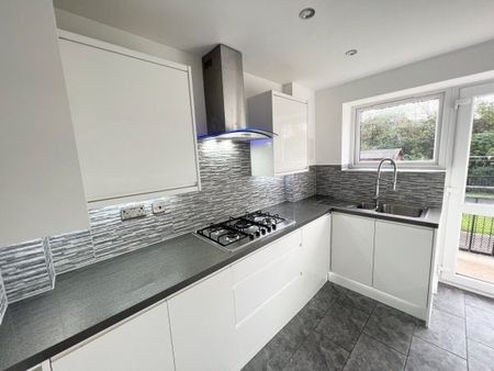 Castlemilk Drive, Glasgow, G45 9UZ - Photo 2