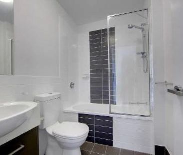 Spacious, secure apartment! - Photo 3