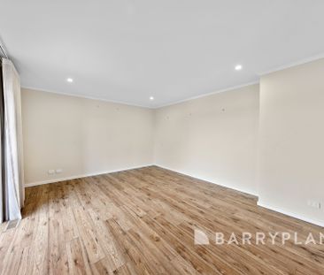 Spacious Multi-Level Family Home in Gowanbrae With Amazing City Views - Photo 1
