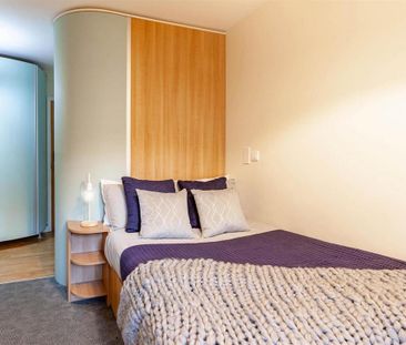 1 bedroom in a flat share to rent - Photo 6