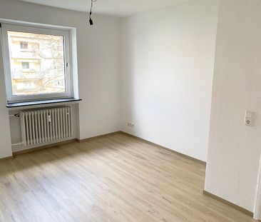 + 3 Zimmer mit Balkon + - Photo 3