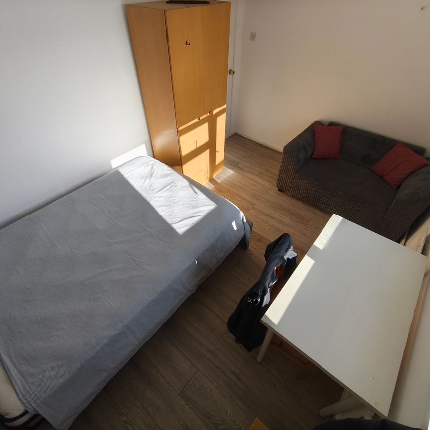 Room in a Shared Flat, Cottenham House, N19 - Photo 1