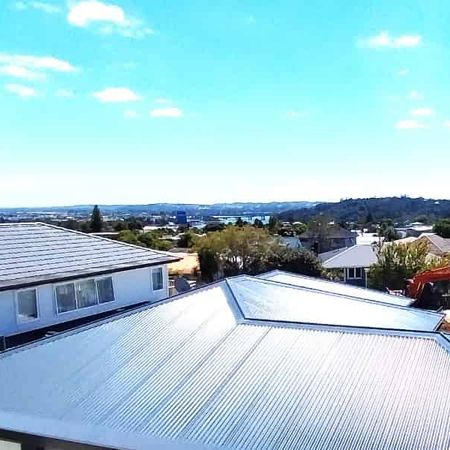 Brand New Three bedroom with Views! - Photo 3