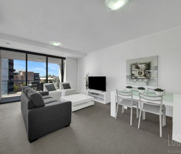 FULLY FURNISHED EXECUTIVE APARTMENT WITH VIEWS AT THE PINNACLE - Photo 2