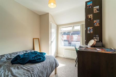 6 bedroom house to rent - Photo 2