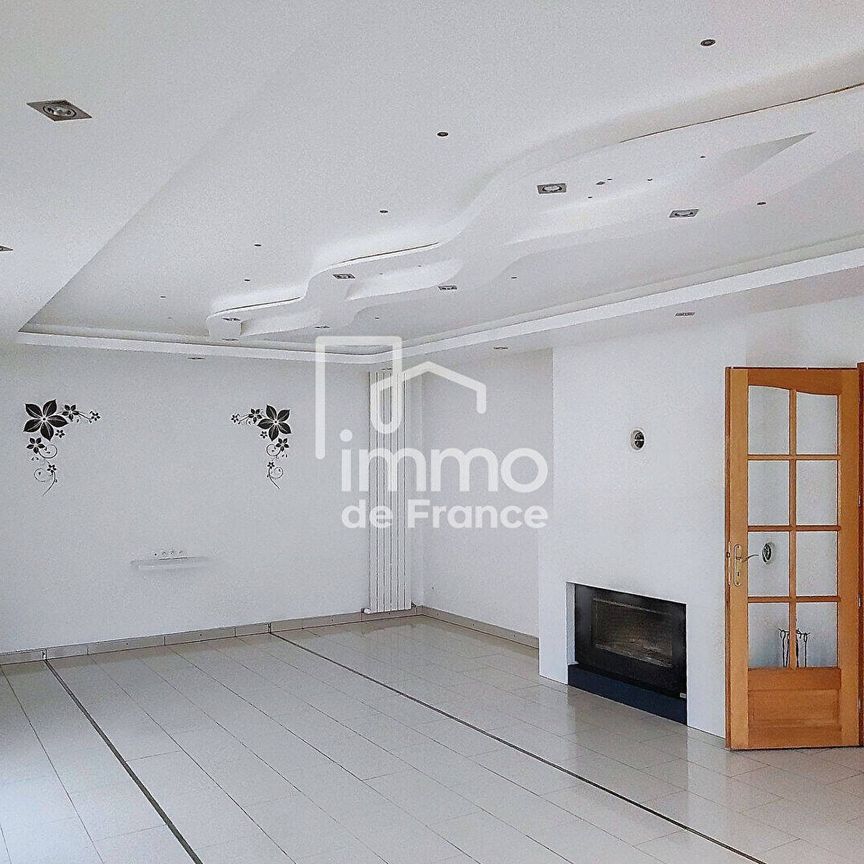 Location maison 5 pièces 170 m² à Molinges (39360) - Photo 1