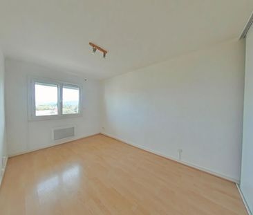 Location Appartement 2 pièces 48m² ROMANS SUR ISERE 26100 - Photo 3