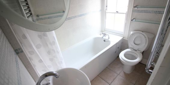 Evelyn Grove, Southall - Photo 3