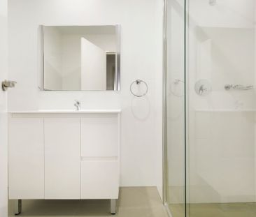 Convenient and Comfortable Inner City Living - Photo 3