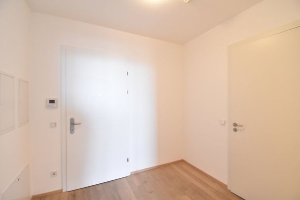 Komfortable 2 - Zimmer Wohnung mit Fernblick | Loggia | ab sofort - Photo 1