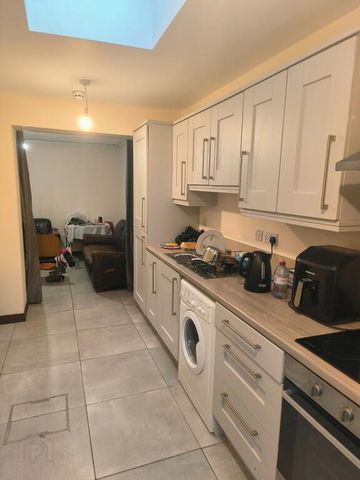 64 Fitzroy Avenue, Belfast, BT7 1HH - Photo 3