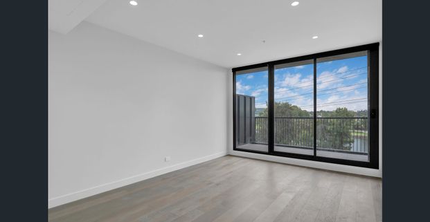 STUNNING TWO BED, TWO BATH APARTMENT WITH GORGEOUS RIVER VIEWS! - Photo 1
