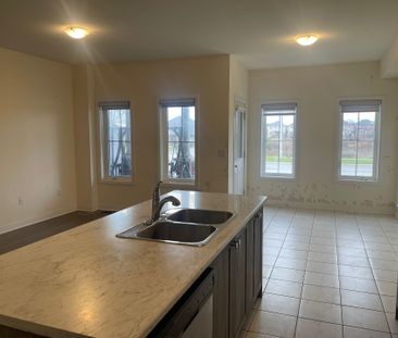 For Lease - 33 Brixham Lane, Brampton, Ontario - Photo 6