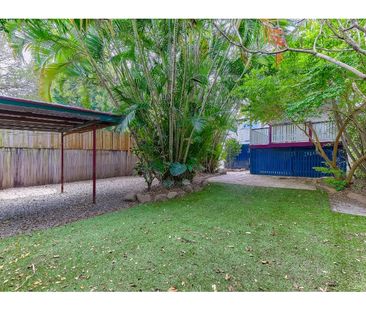 Charming Queenslander in Fantastic Location! - Photo 3