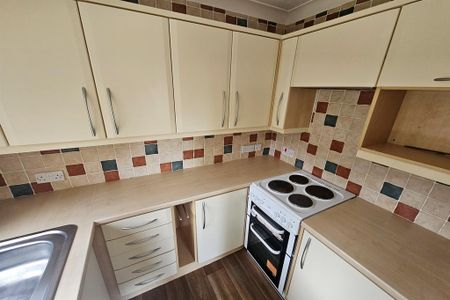 1 bedroom retirement property to rent - Photo 3