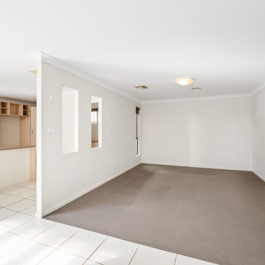 Modern Family Home in a Prestigious Location - Photo 1