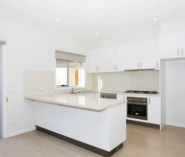2/37 Wards Grove, Bentleigh East - Photo 1