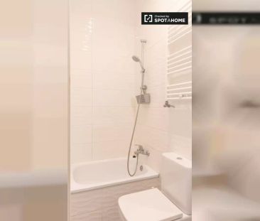 Room in a shared 5-bedroom apartment for rent in Justicia - Photo 6