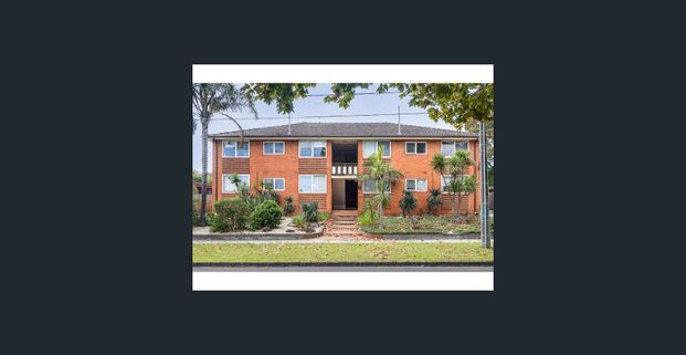 Bright and Affordable Living in the Heart of Elsternwick - Photo 1