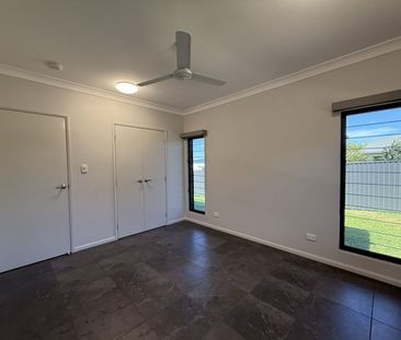 Modern 3 Bedroom Home + Ensuite - Photo 1