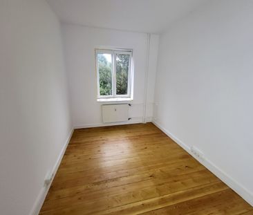 Nähe Stadtpark: Schöne 3,5-Zimmer-Wohnung mit Loggia in zentraler L... - Photo 1