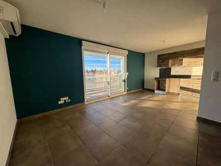 À LOUER T2 AVEC GRANDE TERRASSE ET PARKING CANET-EN-ROUSSILLON / RÉSIDENCE BLEU ODYSSÉE - Photo 5