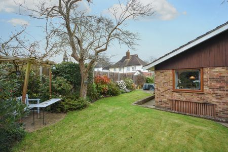 Lewis Close, ., Shenfield - Photo 3