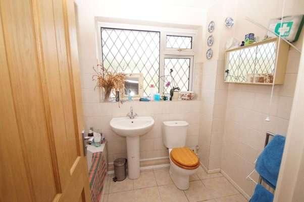 Leaholme Gardens, Slough, Berkshire, SL1 - Photo 1