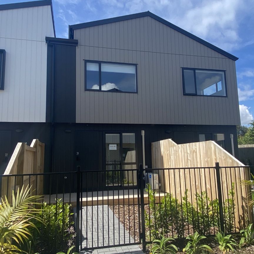 24 Paetai Lane, Te Atatu Peninsula - Photo 1