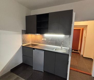 Pronájem bytu 1+kk 22 m2 - Fotografie 2