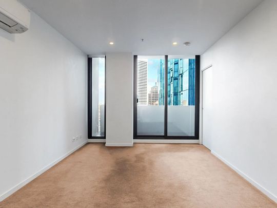 2 Bedroom Apartment in the Heart of the City!! - Photo 1